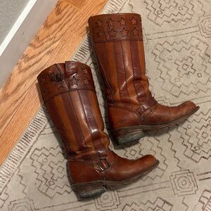 Frye Women's Brown Star-Accent Leather Heeled Boots
